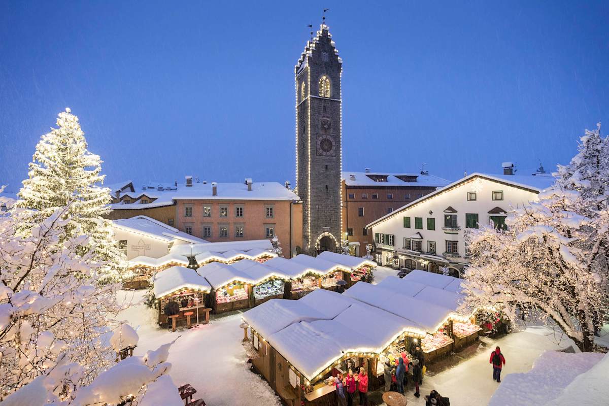 Romantisch endet ein Wintertag in Sterzing-Ratschings-Gossensass mit einem Bummel über den Sterzinger Weihnachtsmarkt.