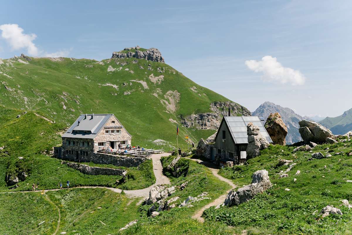 Blick auf die Pfälzerhütte in Liechtenstein