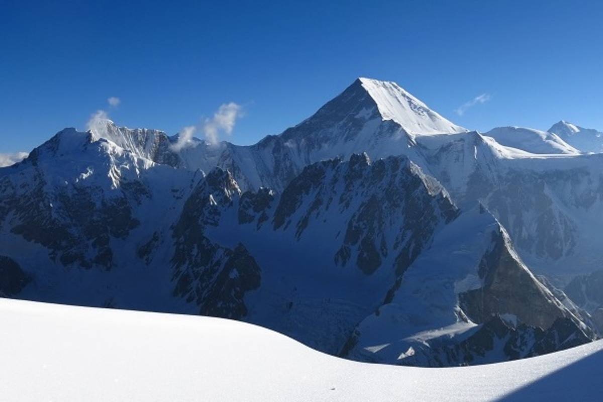 Die Chogolisa im Karakorum, von Süden