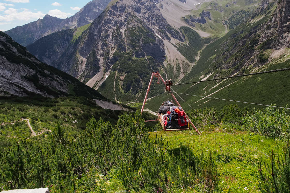 Die Materialseilbahn der Steinseehütte