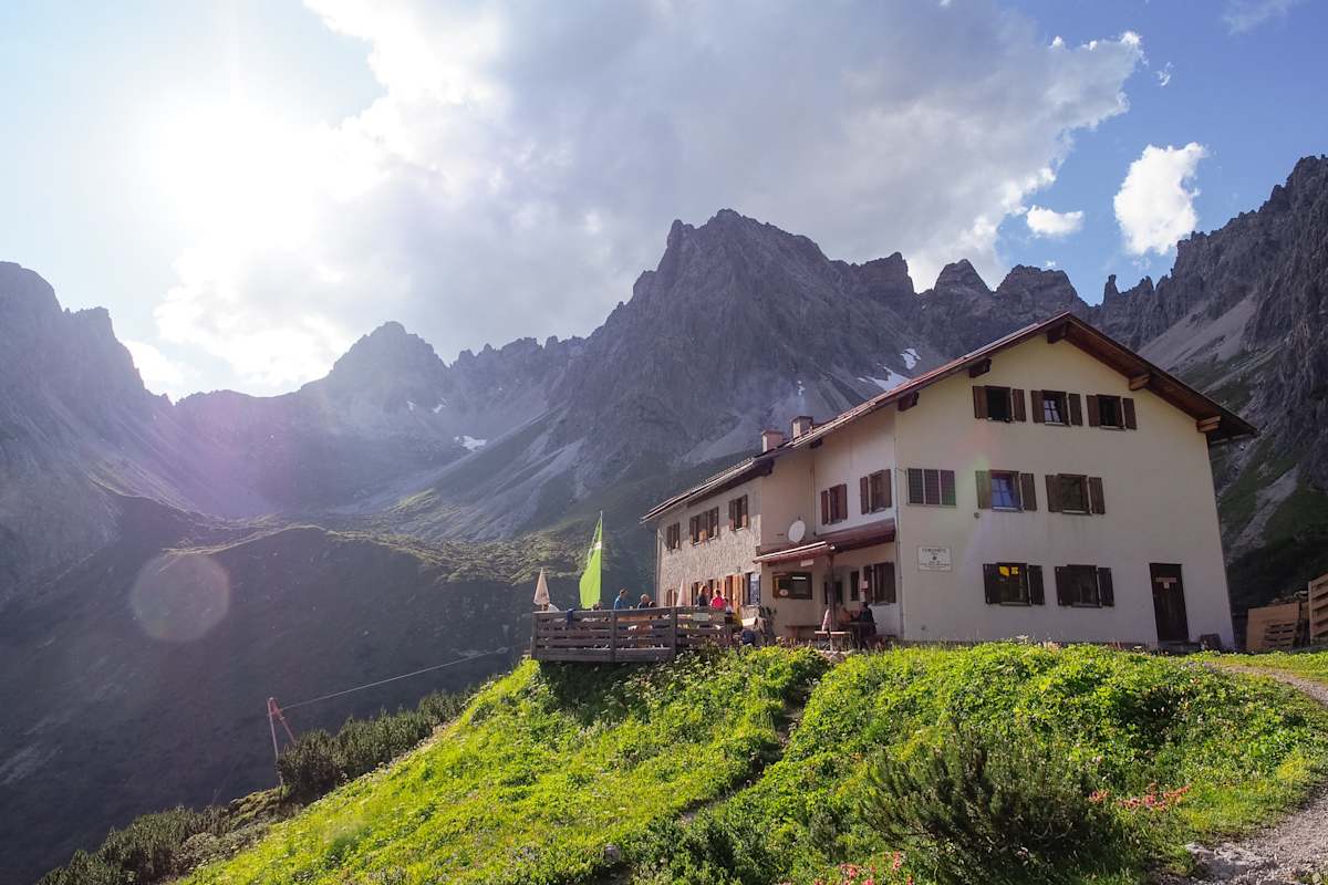 Die Steinseehütte im Abendlicht