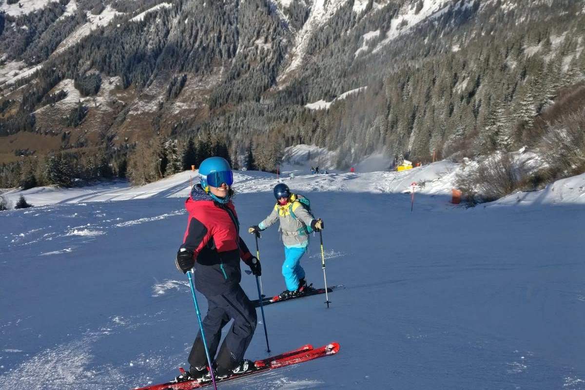 Katrin Rath fühlt sich auf der Skipiste zuhause - meistens ist sie es, die warten muss