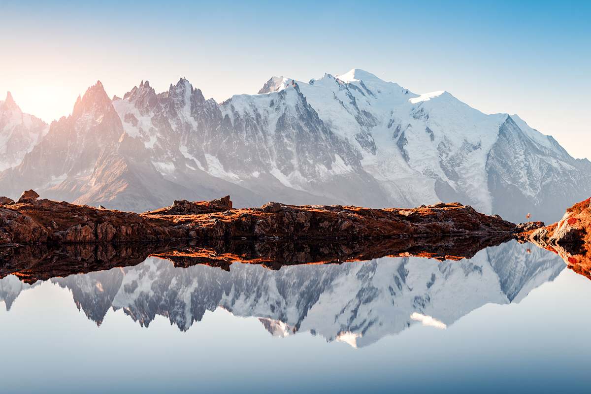 Der Mont Blanc (4.807 m) vom Lac Blanc hoch über Chamonix aus gesehen