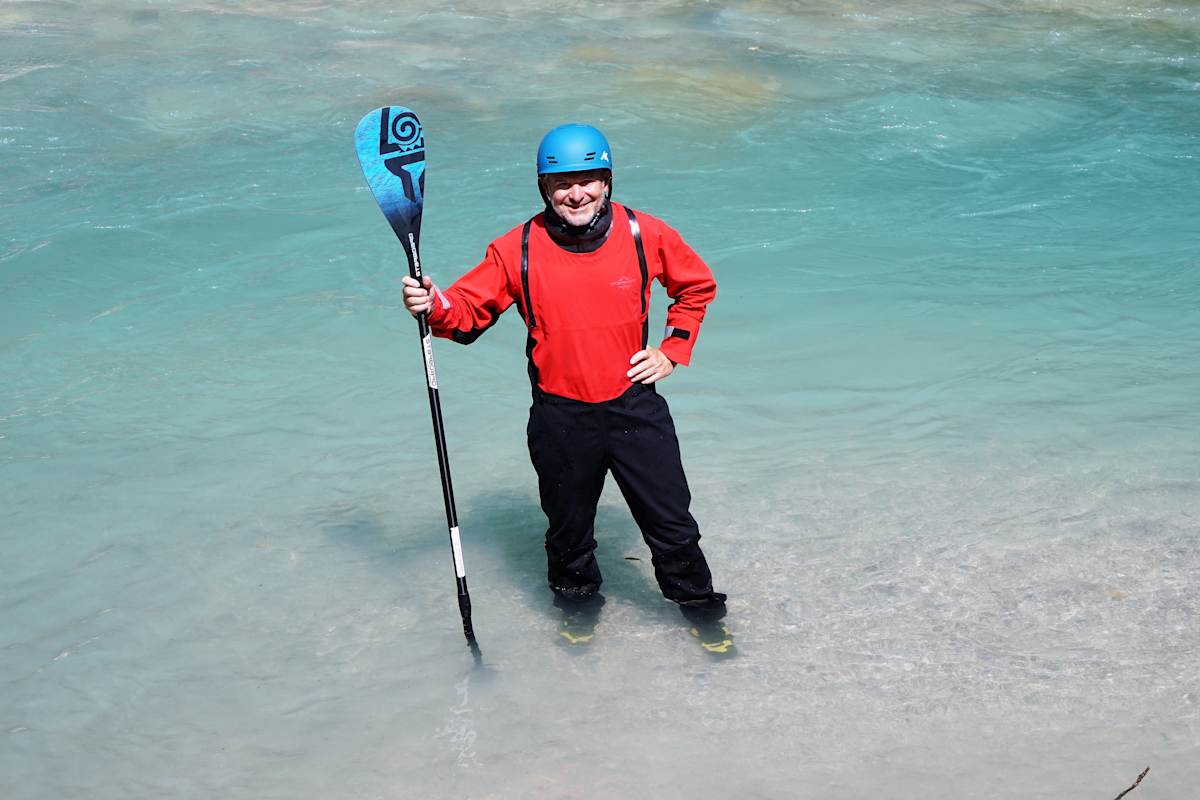 Mann mit Heavy Duty Star Suit von STARBOARD