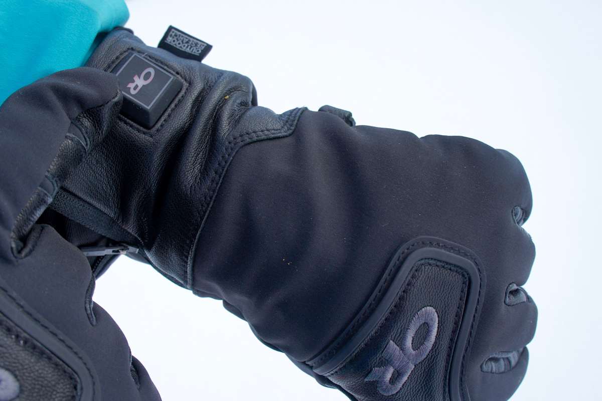 Innovative Technologie für warme Hände: Die Stormtracker Heated Gloves von Outdoor Research.