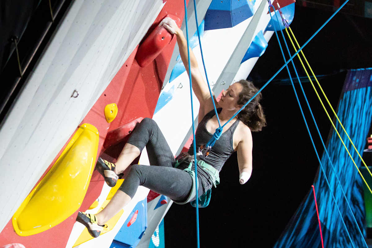Paraclimbing: Maureen Beck aus den Vereinigten Staaten klettert mit einer Hand besser als so manch anderer Mensch mit zwei Händen