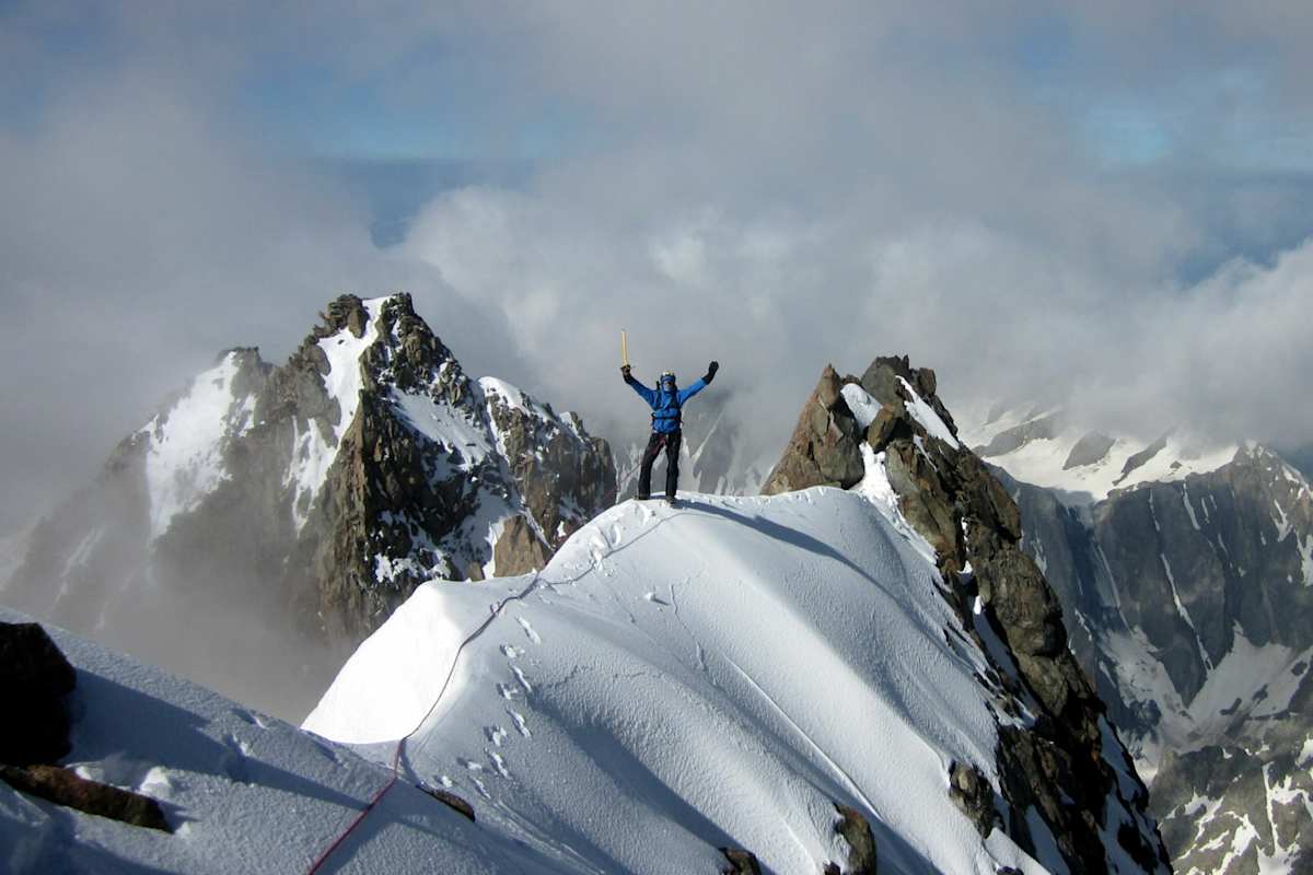 Unterwegs am Broillardgrat zum Gipfel des Mont Blanc (4.810 m) mit einem seiner Gäste a