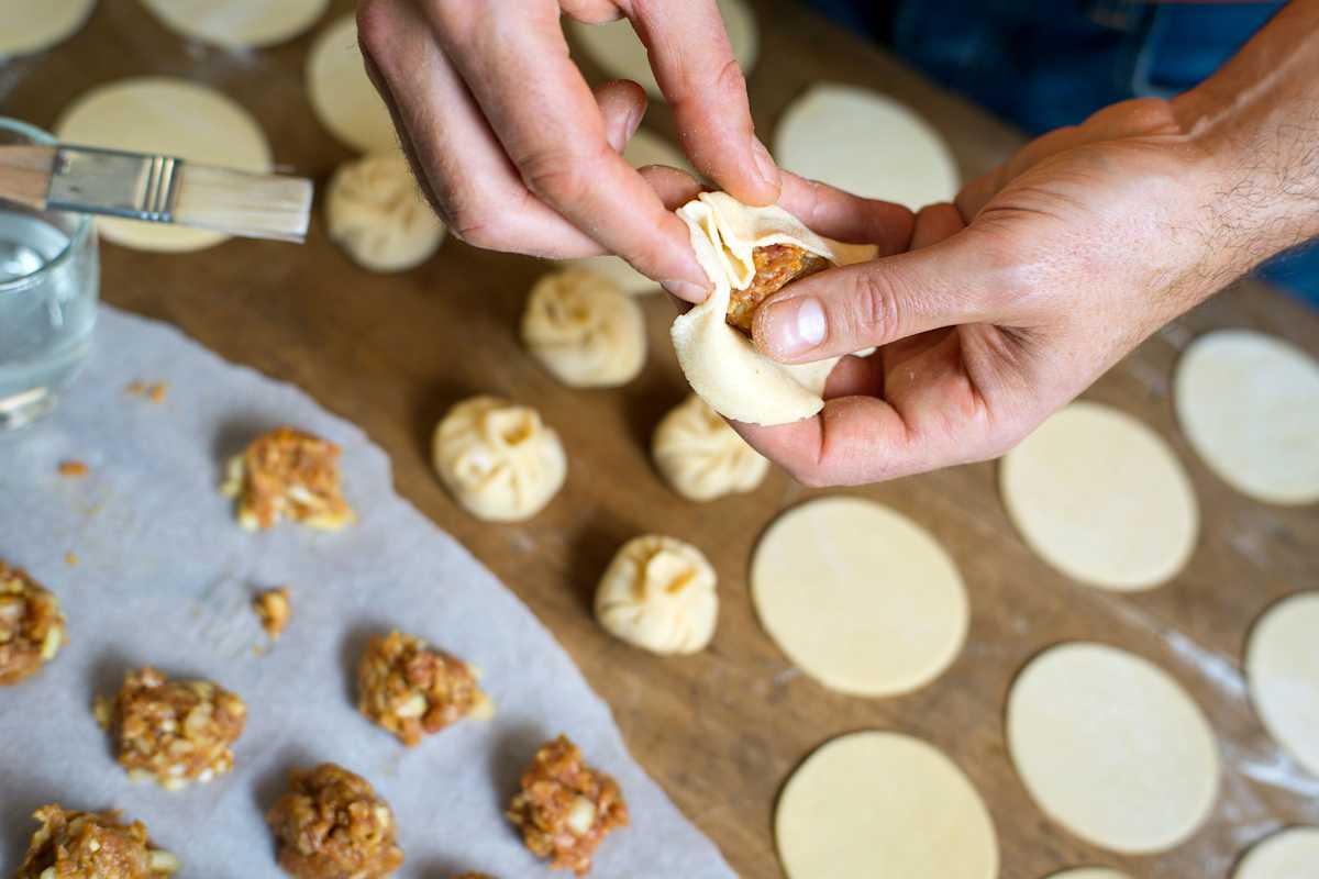 Rezept: Nepalesische Momos mit Tomatensauce