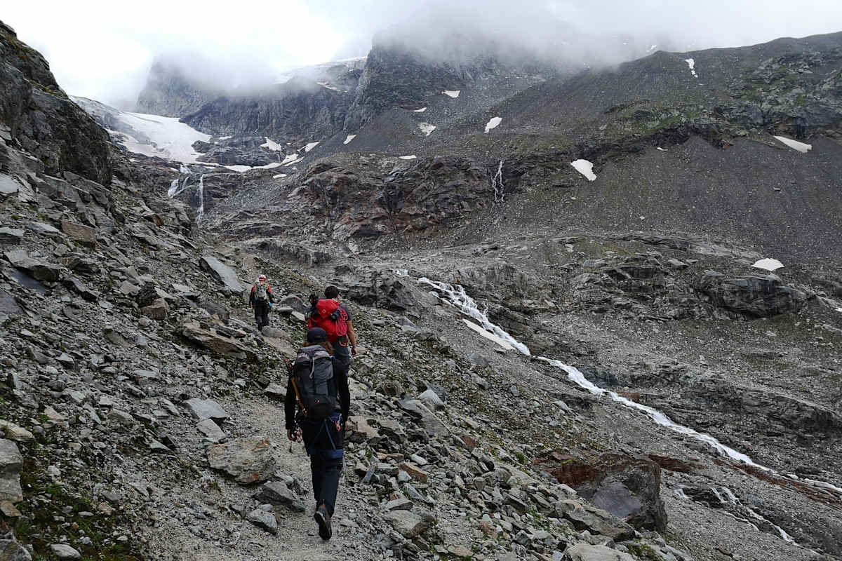 Bergsteiger im Gelände