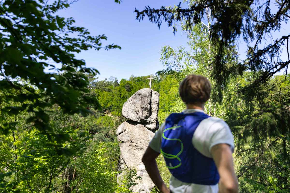 Die markante Felsnadel des Kerzensteins im Pesenbachtal