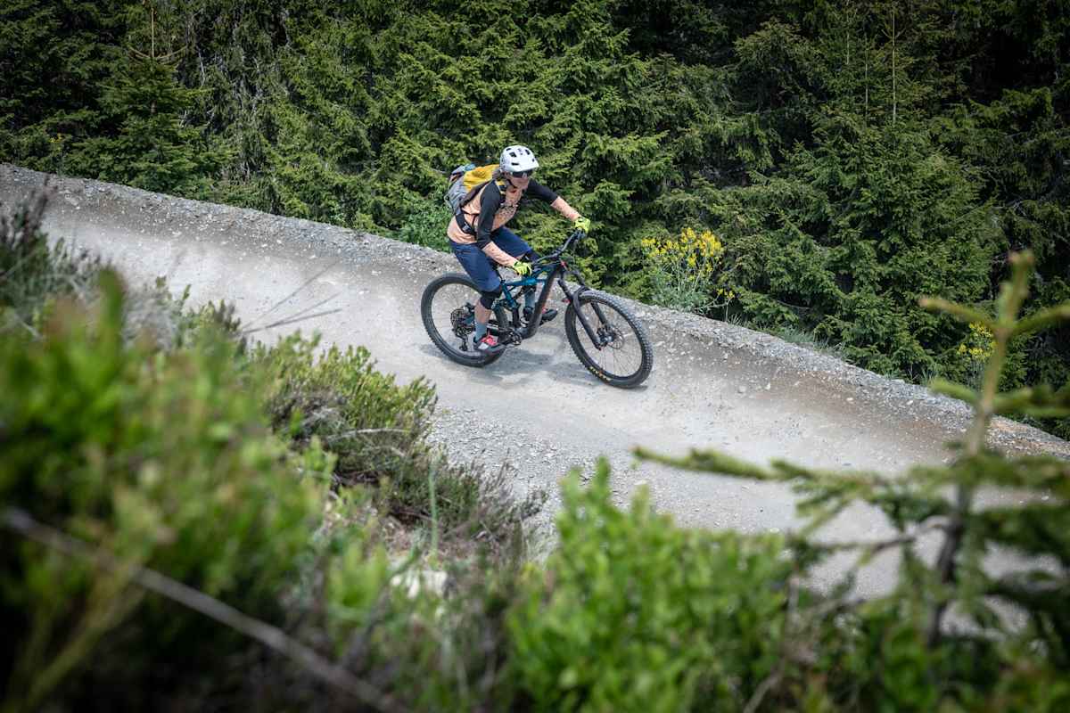 Auf sogenannten Flowtrails (wie hier der Panorama-Trail in Saalbach) ist es ein Leichtes, in der Bewegung aufzugehen – wenn man die Technik beherrscht