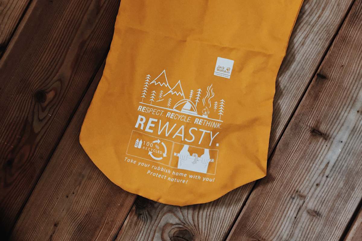 Wanderbegleiter aus recyceltem Material: der ReWasty-Müllsack