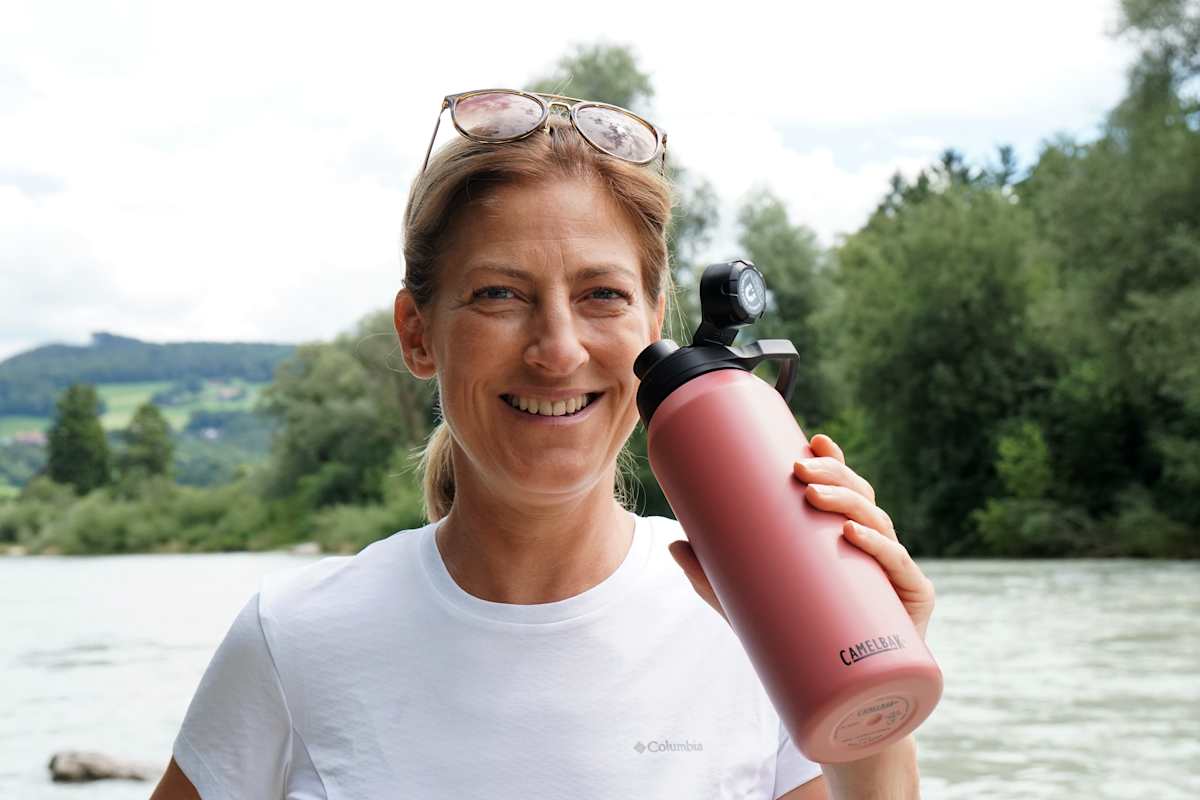 Thermoflasche mit innovativem Magnetverschluss von CAMELBAK