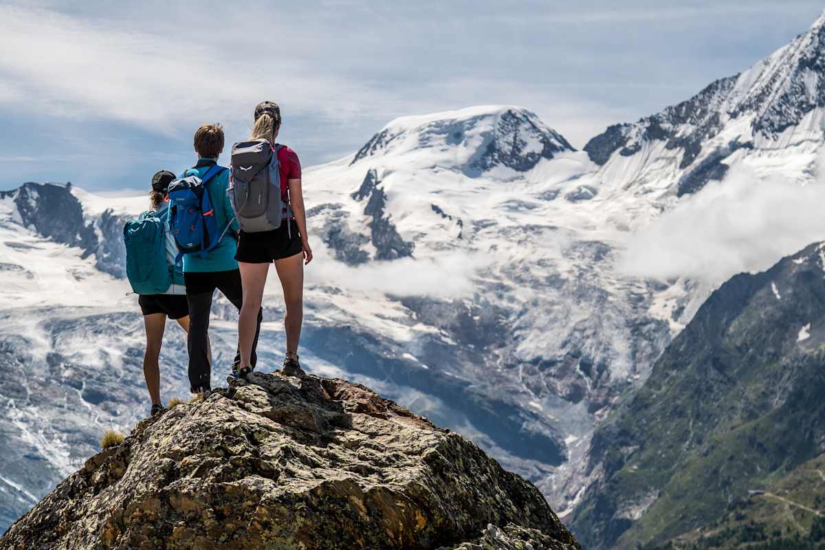 Die erste Etappe führt über den Gsponer Höhenweg
