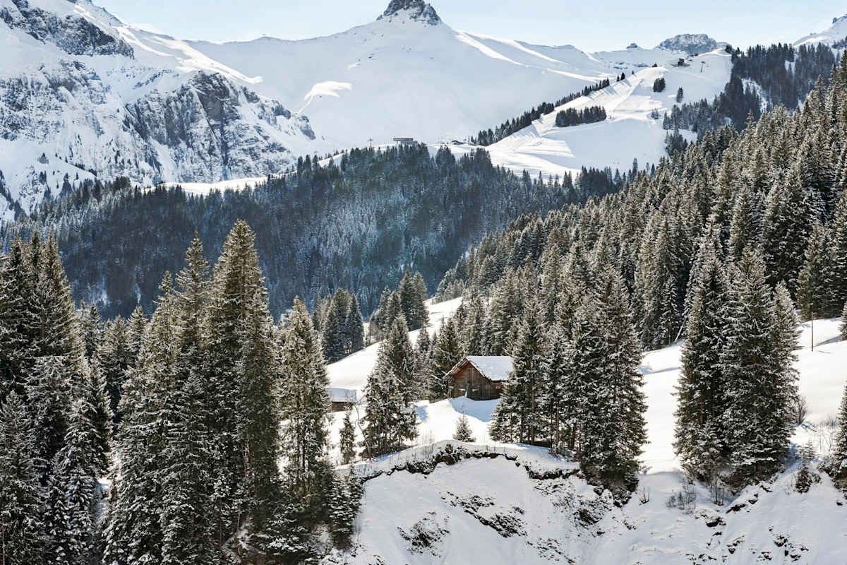 Mit Schnee bedeckte Berge.