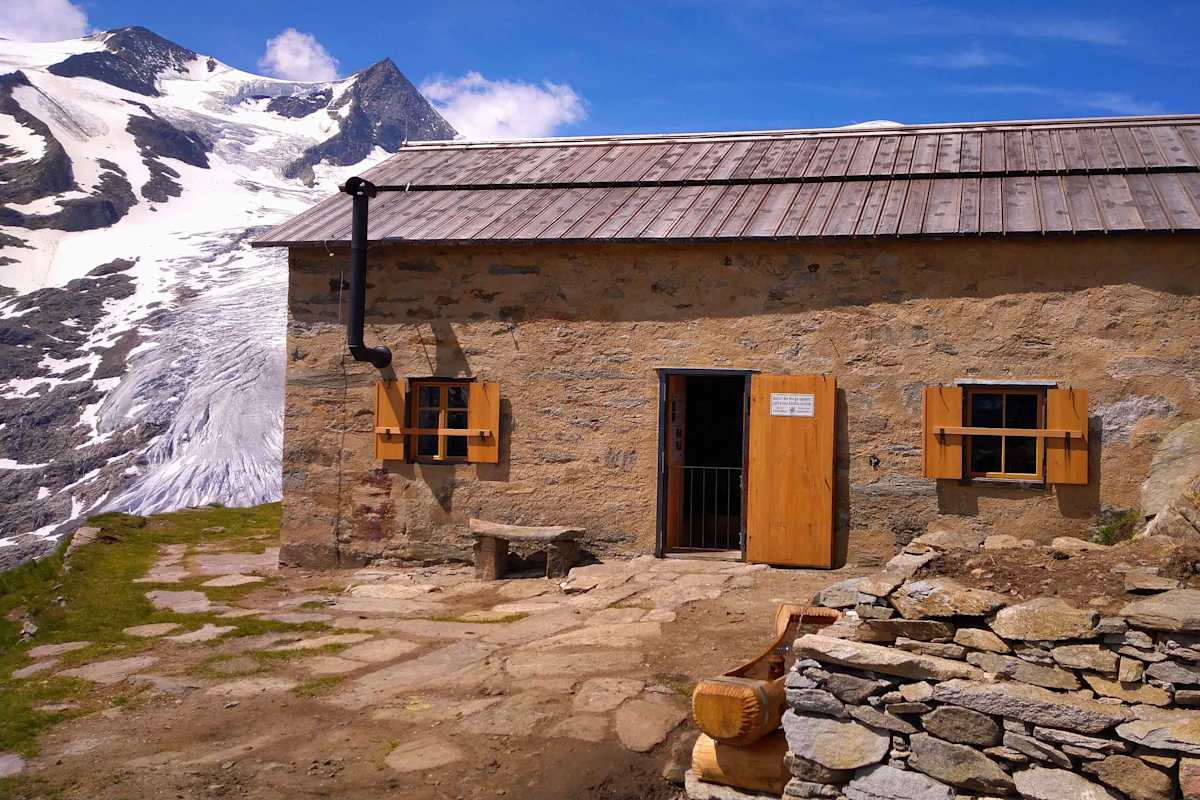 Die Alte Prager Hütte bietet eine offene Tür in die Vergangenheit.