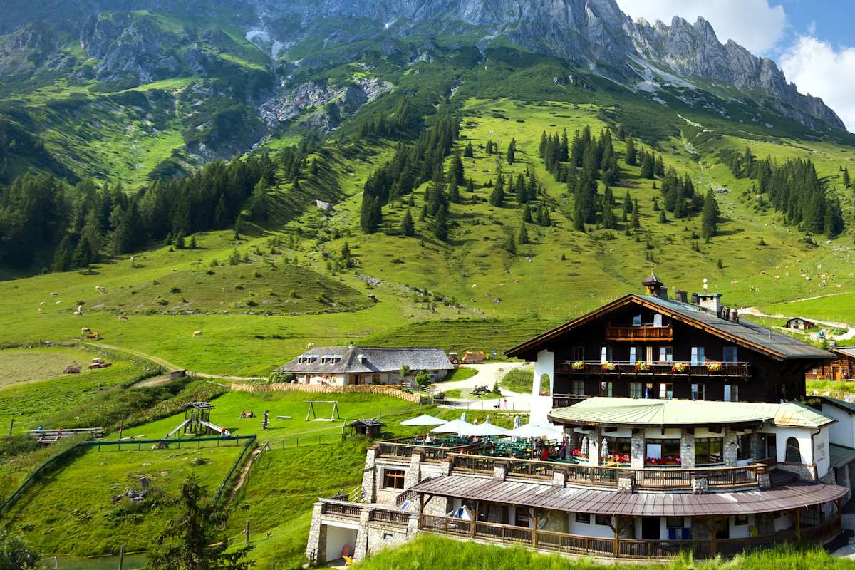Arthurhaus mit Hochkönig im Hintergrund