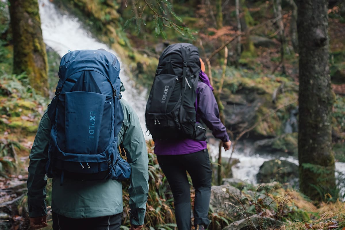 Gefertigt aus widerstandsfähigem, recyceltem Polyester ist der Ridgeline 65 der ideale Begleiter für Trekking, Fernwanderungen und Reisen.