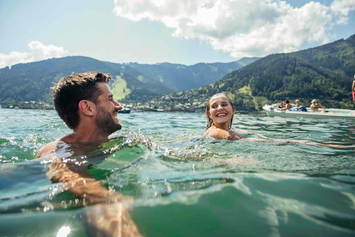 Der Zeller See wird im Sommer bis 23 Grad warm.