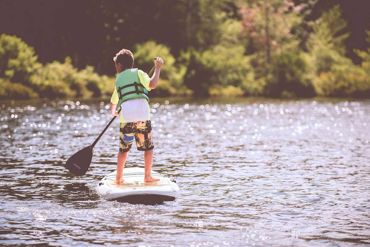 Gerade beim Campen an einem See oder Fluß gilt es die Kids nie aus den Augen zu verlieren