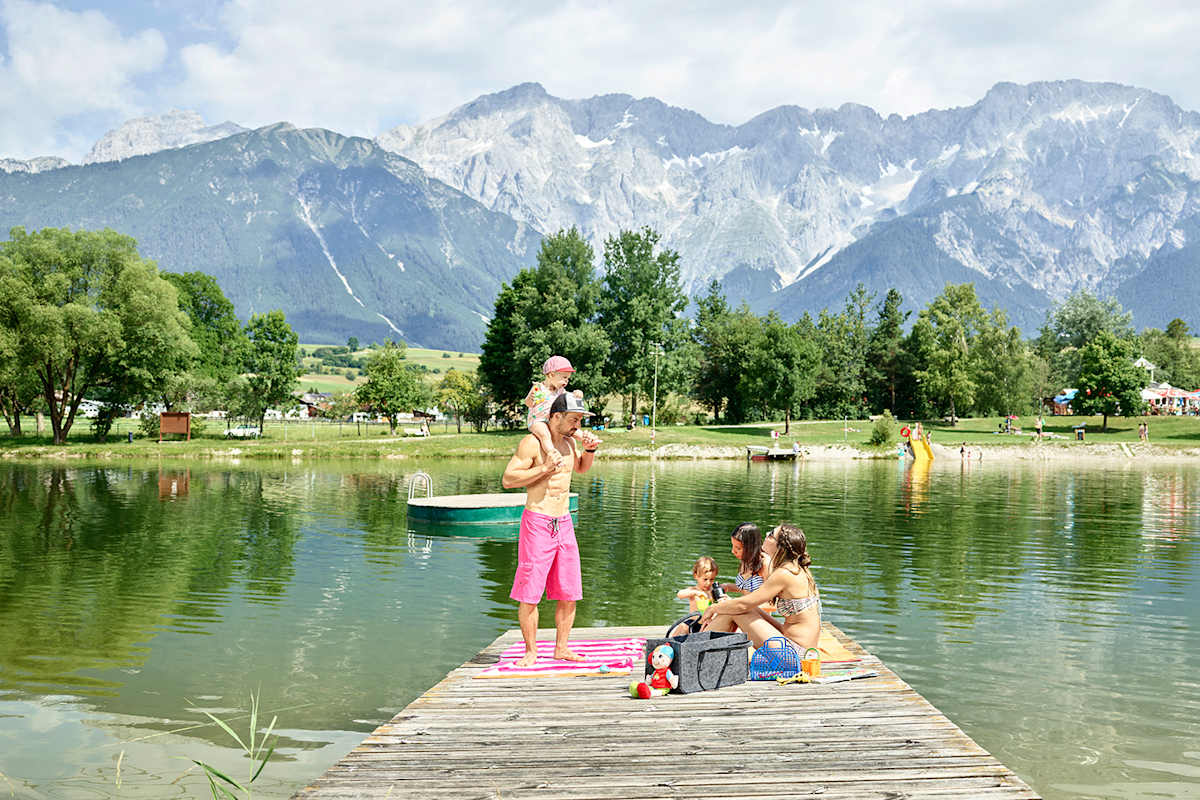 In Innsbruck gibt es zahlreiche Möglichkeiten, sich im Wasser zu erfrischen, zu vergnügen oder zu entspannen – für Groß und Klein.