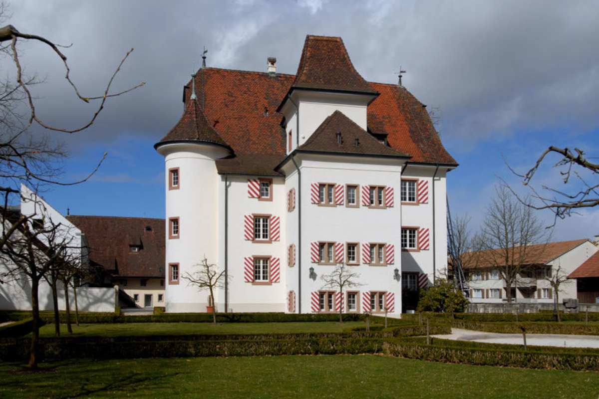 Wandern bei Basel: Über die Hügel des Bruderholzgebiets nach Aesch