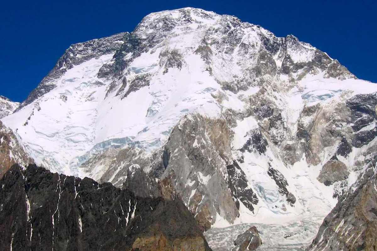 broad_peak_south_westfrom_concordia_wiki_commons