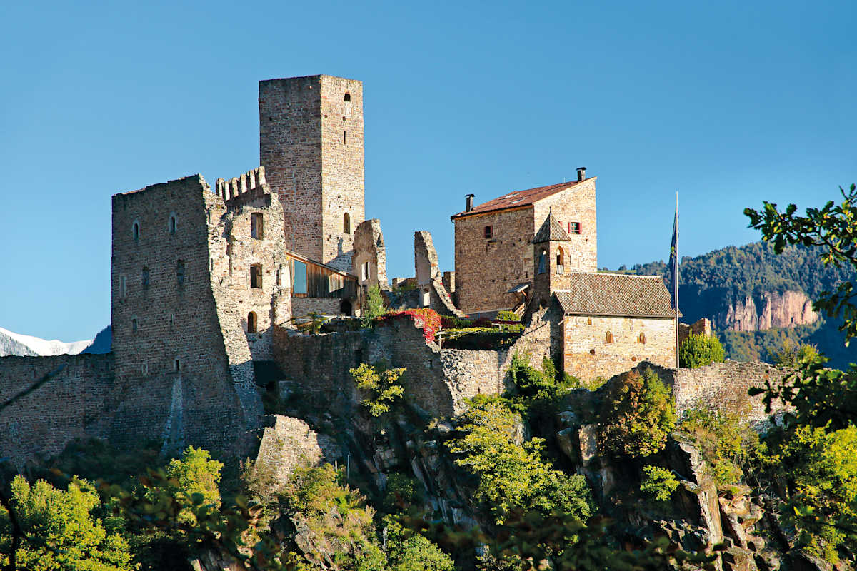 Mittelalterliches Kulturgut auf Burg Hocheppan.