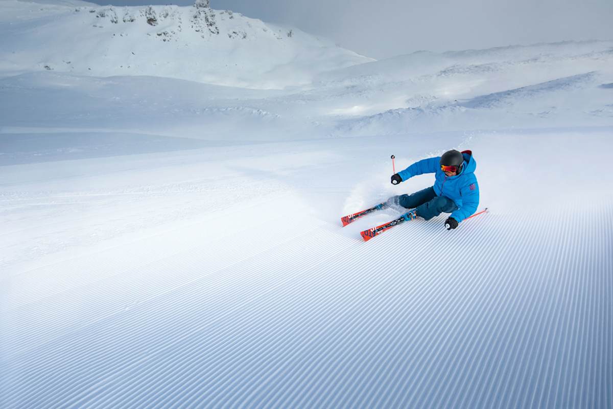 Carving-Skier