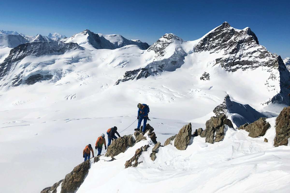 Eiger Extreme: Die 3 Gewinner mit den Bergführern der Mammut Alpine School am Mönch in der Jungfrau-Region
