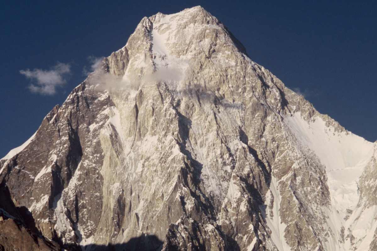 gasherbrum_iv_by_florian_ederer_wikicommons.JPG