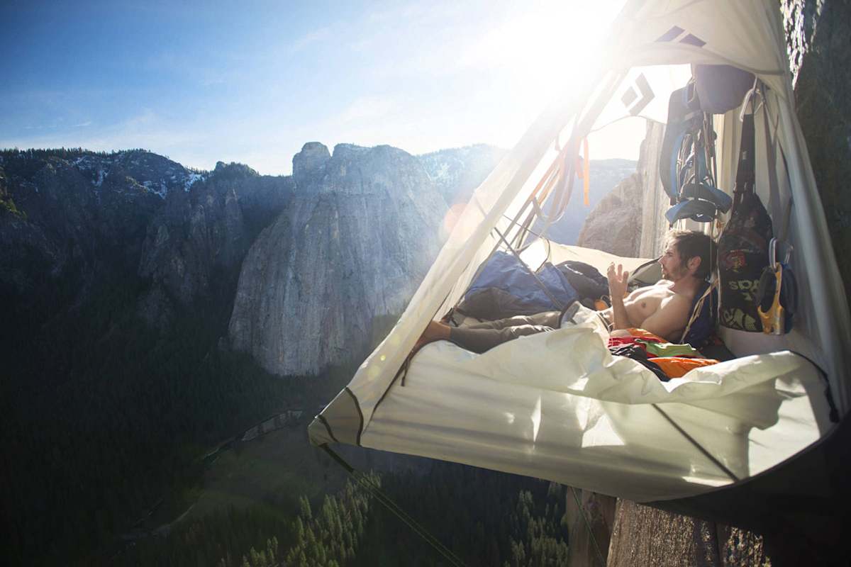 Gemütliches abhängen und regenerieren auf dem Portaledge in der Dawn Wall