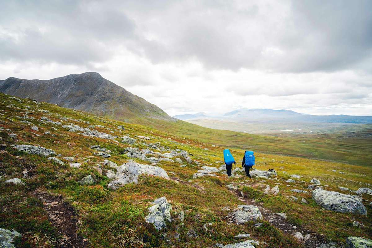 Traumhaft schöne Landschaften warten auf dem Kungsleden in Schweden.