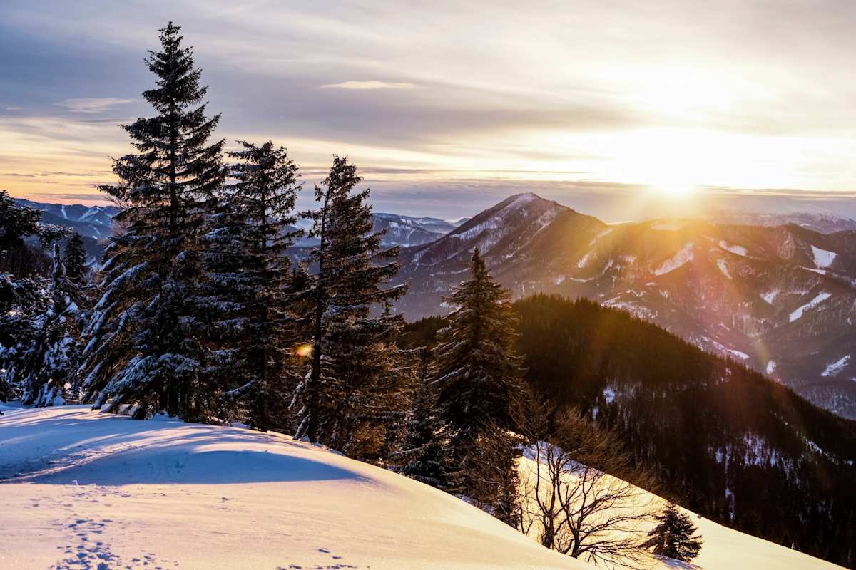 Ausblick auf die Berglandschaft.