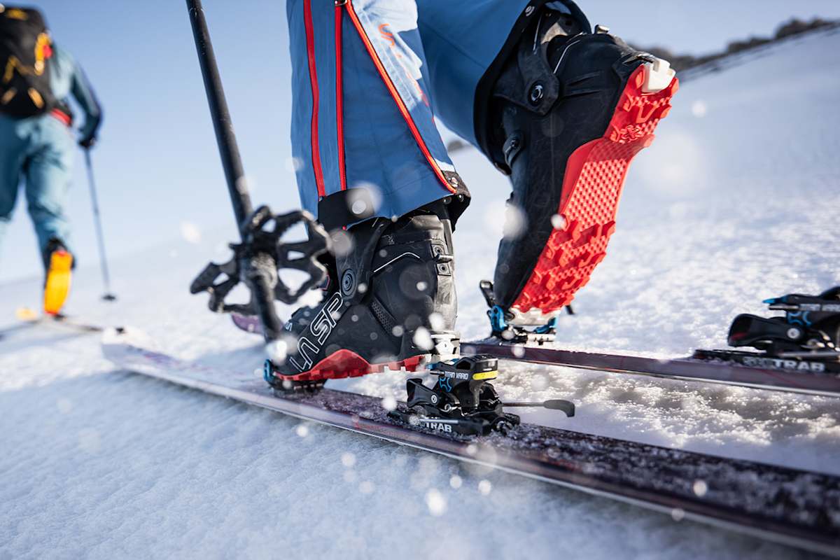 Die FriXion® Wave Alpine™-Sohle ist leicht, griffig auf Schnee und Fels mit zusätzlichem Schutz im Mittelfußbereich.
