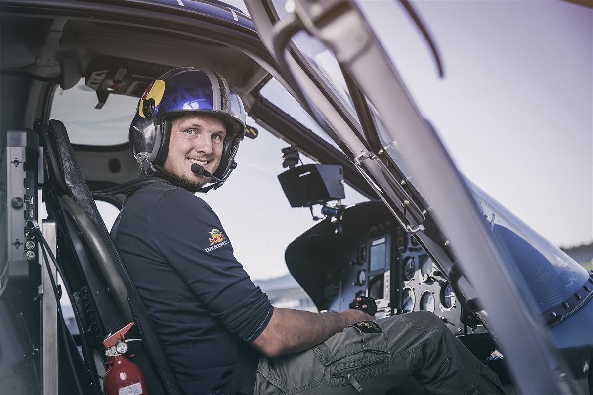 Thomas Morgenstern im Hubschrauber