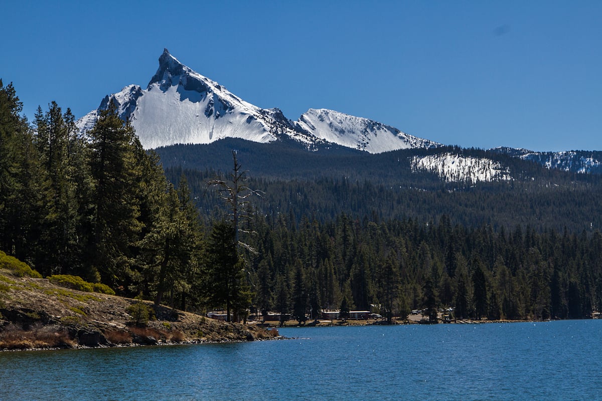 mount_thielsen_adobestock_northwest_outdoor