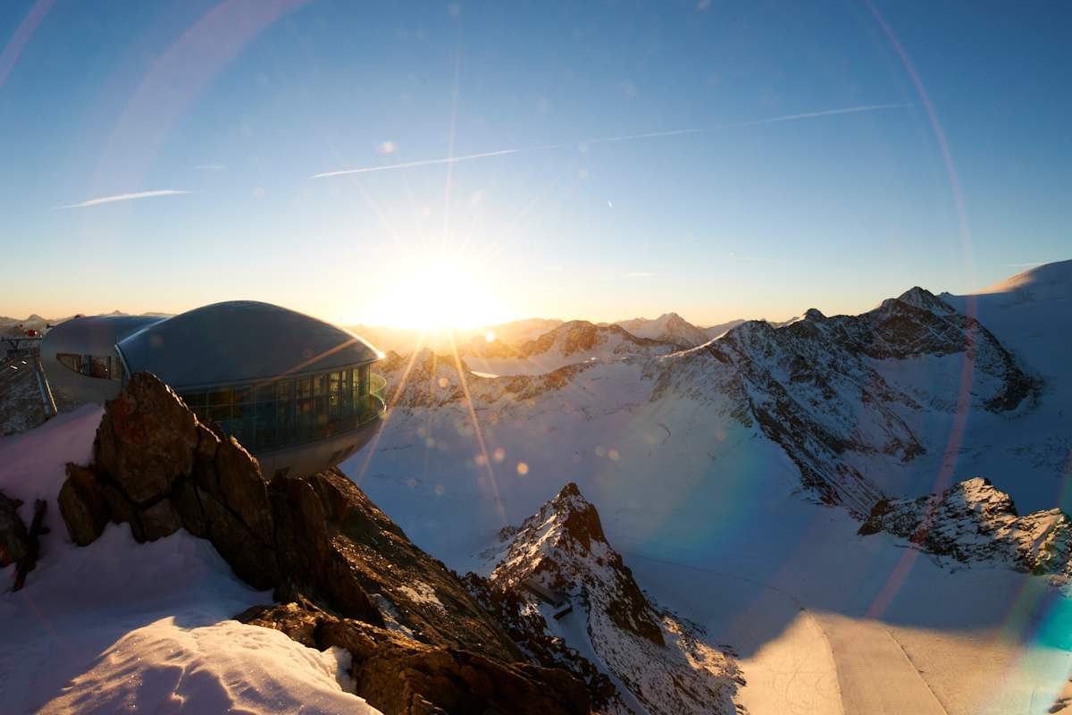 Café 3.440: Sonnenaufgang am Pitztaler Gletscher
