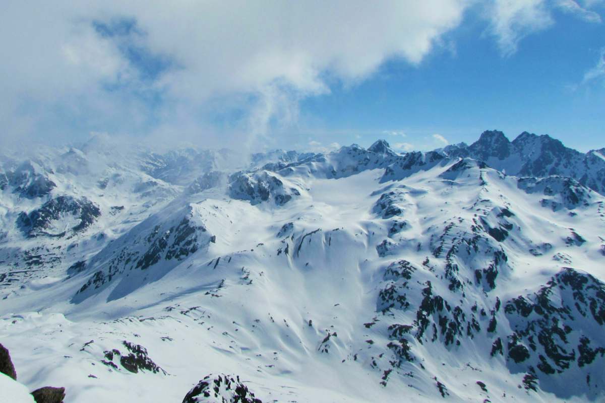Skitourengelände rund um den Piz Grialetsch in den Albula Alpen in Graubünden