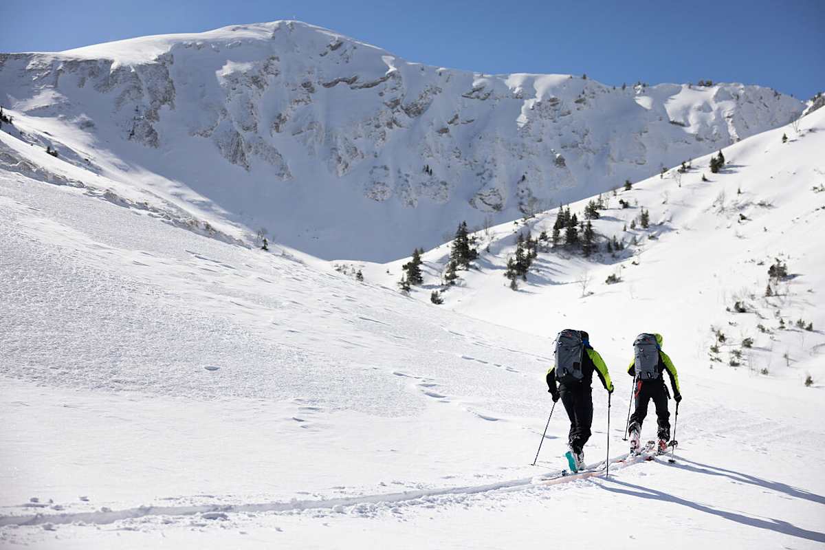 Lukas und Vincent Wörle auf Skitour zur Schneid in den Bergen