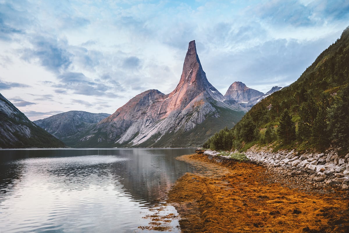 stetind_adobe_stock_everst