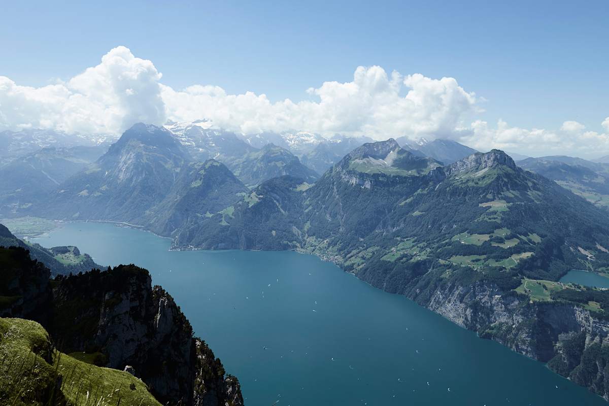 Einmal rund um den Vierwaldstättersee lautet die Devise beim Waldstätterweg in der Schweiz.