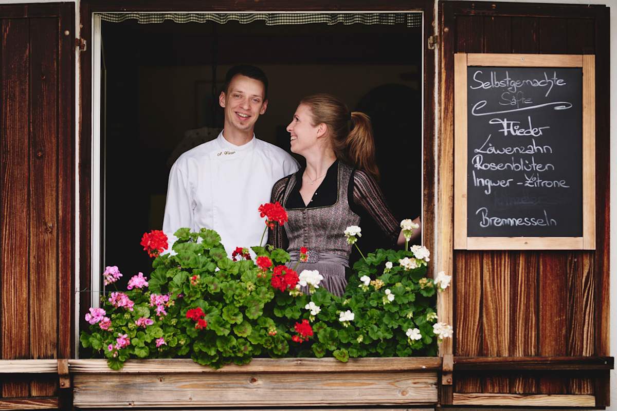 Katharina und Andreas von der Winterleitenhütte verwöhnen ihre Gäste mit regionalen und hausgemachten Köstlichkeiten auf 1.800 Metern Seehöhe.