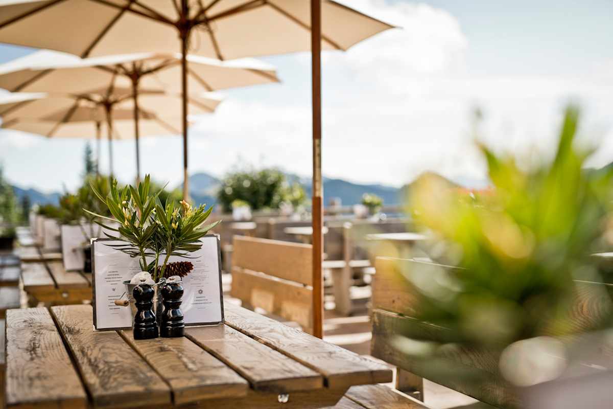 Die Terrasse am Wallberghaus