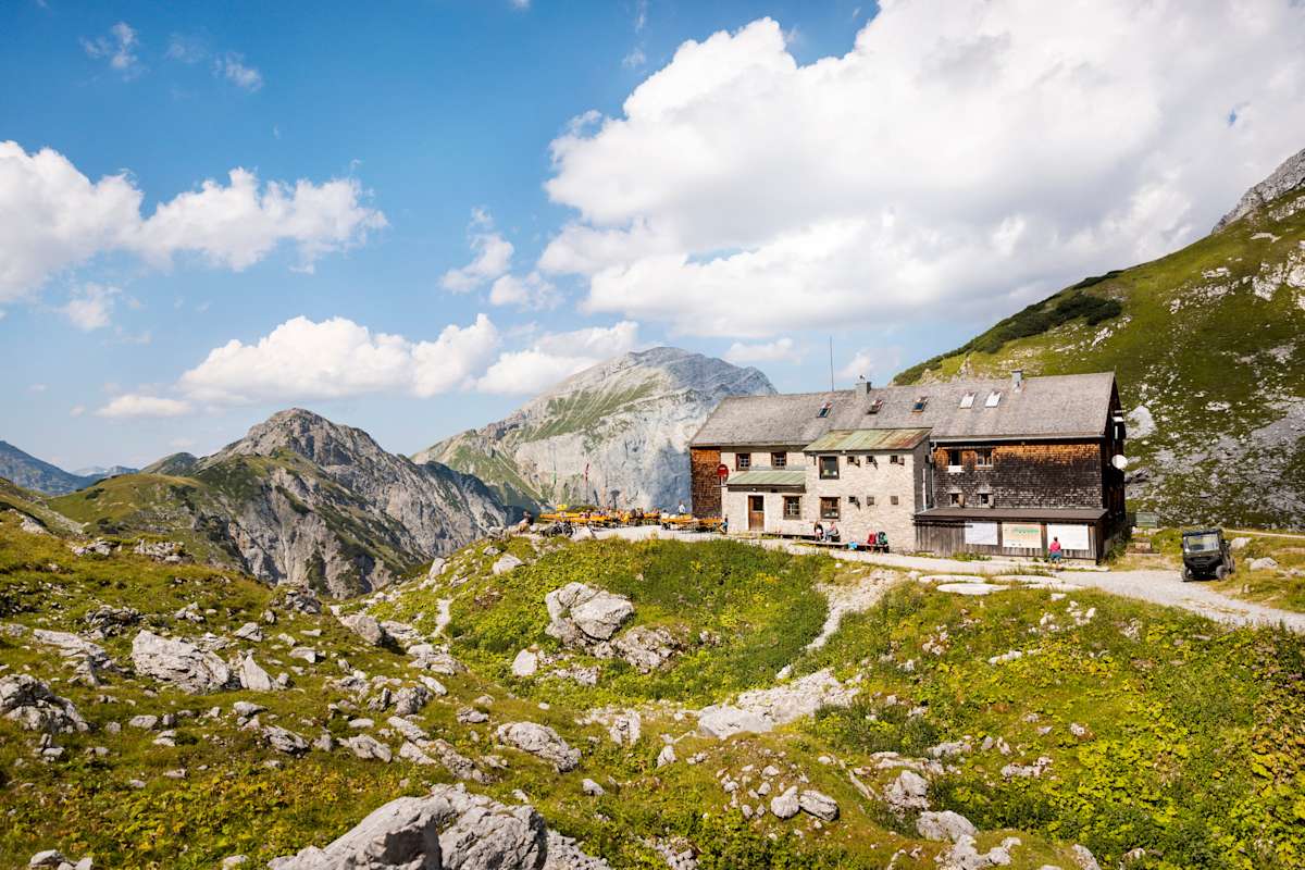Die Lamsenjochhütte im Karwendel