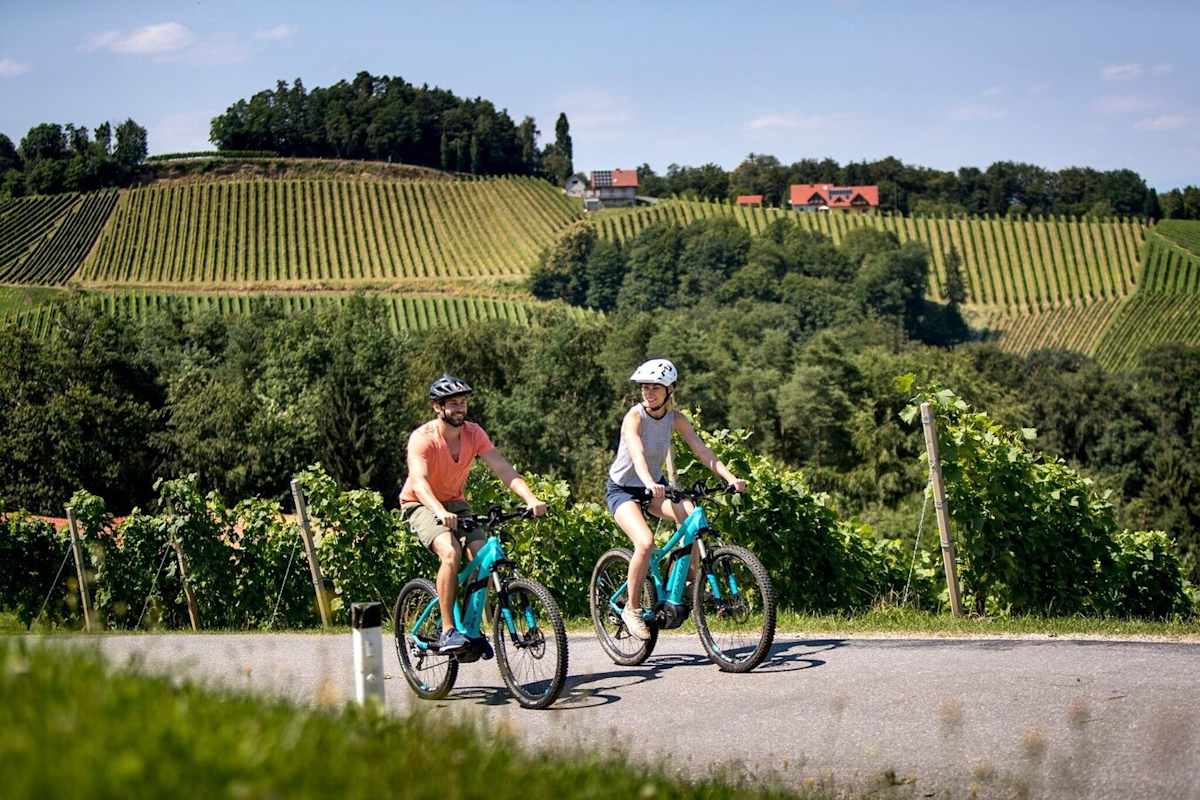 Weinstraßenausfahrt - Panoramaradweg Südsteirische Weinstraße
