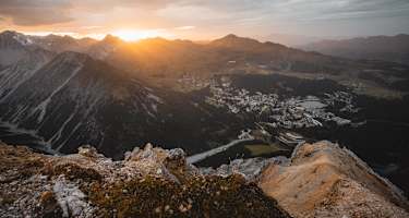 Sonnenaufgang über dem Schiesshorn – ein magischer Moment.