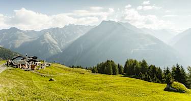 Die Gampe Thaya ist eine Gourmet-Hütte in den Ötztaler Alpen.