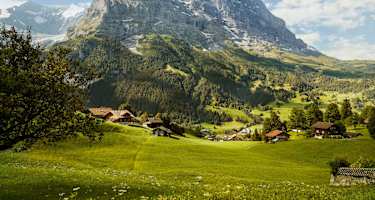 Der Eiger und seine Nordwand von Osten aus betrachtet