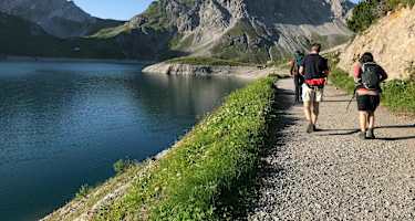 Breiter Uferweg am Lünersee